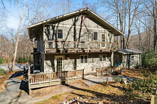 Icicles Ski Chalet in Sugar Mountain, USA