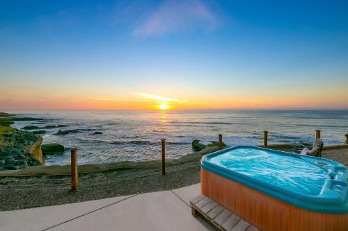 Sunset Cliffs Escape #4