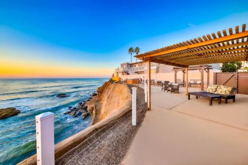 Sunset Cliffs Escape #1