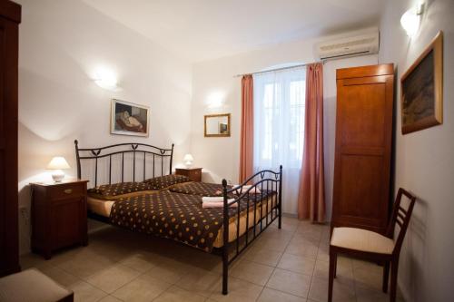 Adagio Theatre Apartment Split 2