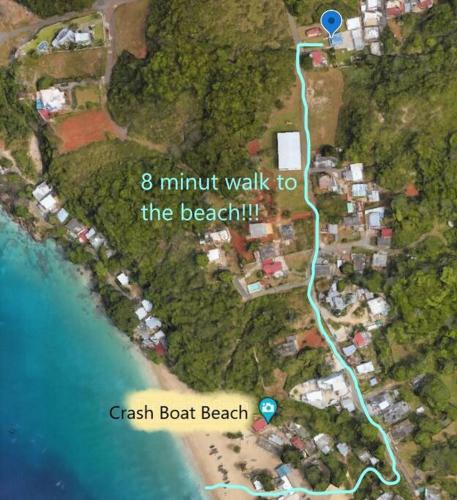 Aguadilla Sunset Apt AC WiFi 8 minute walk to Crashboat Beach in Aguadilla