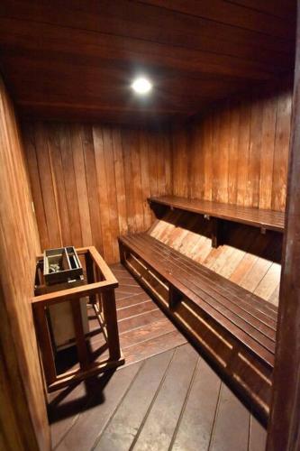 COZY Mammoth Condo at Canyon Lodge! Sleeps 8!