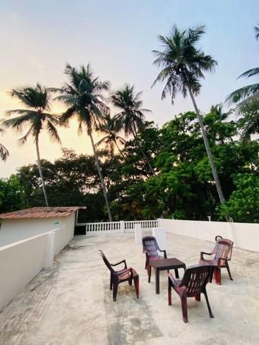 Mountain view Villa with private terrace, Candolim
