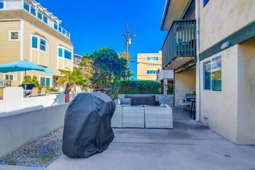 Manhattan Shores 2 Apts - main image