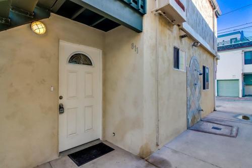 Manhattan Shores 2 Apts - image 11