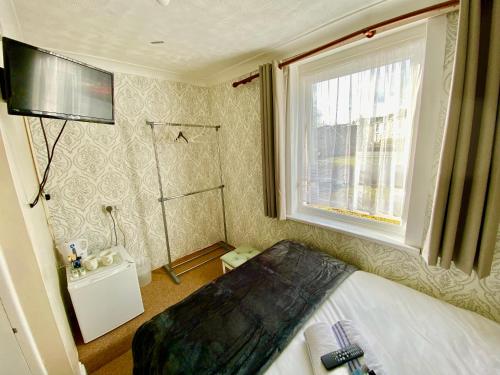 Standard Double Room image 4