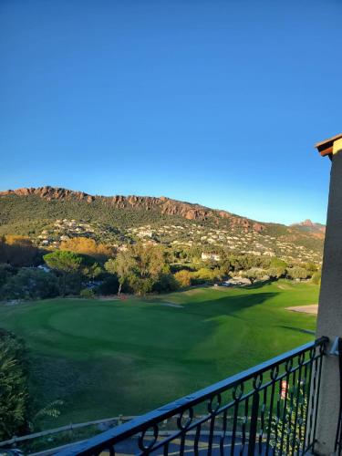 Golf course [on-site], Vacances Cap Esterel Apartment - Agay in Saint-Raphael