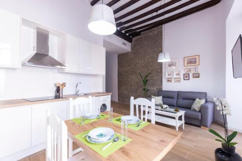Beautiful and bright apartment close to the center of Malaga