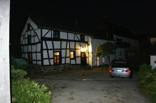 Authentiek Eifelhuis in Hecken, Deutschland