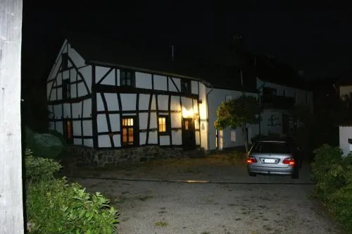 Authentiek Eifelhuis in Hecken, Deutschland