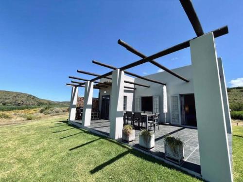 Heron Cottage - Living The Breede