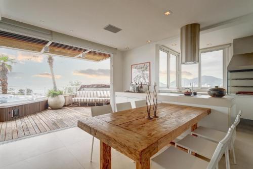 Facilities, Triplex com jacuzzi na melhor vista de Floripa! in João Paulo