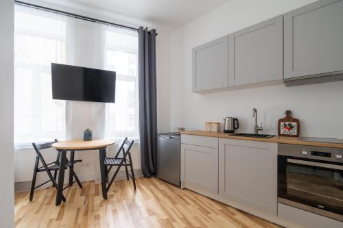Lacplesa24 - Modern Studios in Riga City Center