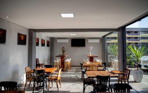 ผับ/เลาจน์, Pousada Cadiz - Piscina Climatizada in เบอร์ติโอก้า