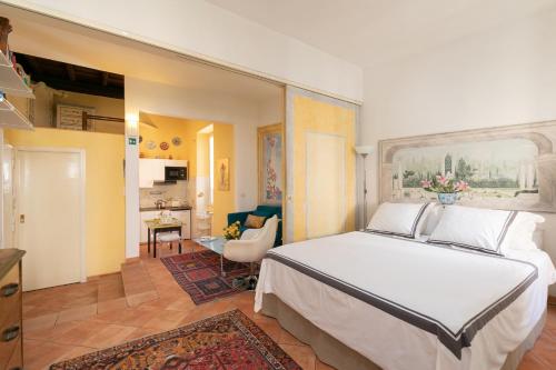 Monti Romantic Sunshine Maisonette, Rome (photo 8)