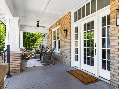 School St Sweetheart-Walk Downtown-Dining-Historic - image 10