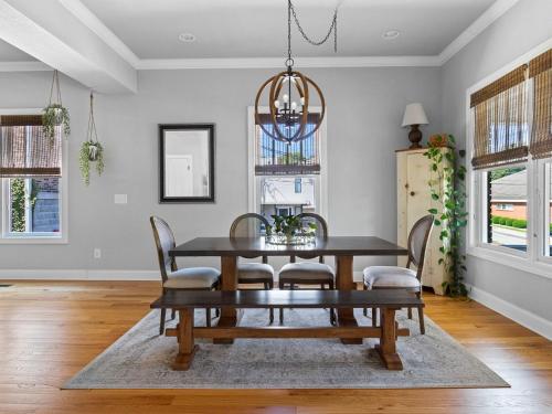 School St Sweetheart-Walk Downtown-Dining-Historic - main image