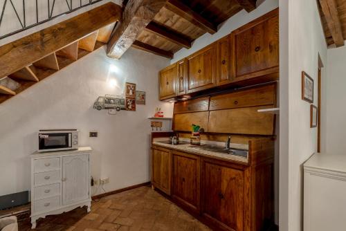 GuestHost - Foro Romano Stylish and Central Apartment 3