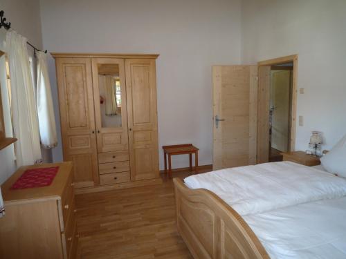 One-Bedroom Apartment with Balcony - No.12