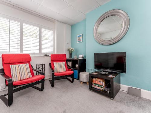 Pass The Keys Lovely centrally situated flat in Bournemouth Hotel de charme Pokesdown Railway Station