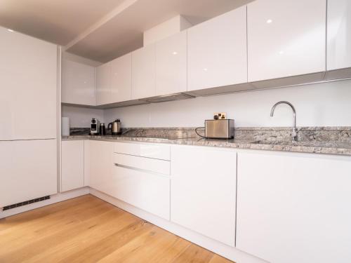 Pass The Keys Quiet 1 bed central apartment with parking, Bath (photo 10)