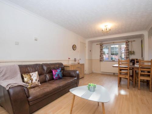 Pass The Keys Spacious 3 bed, 6 sleeper House with Garden gîte à louer Sandhurst