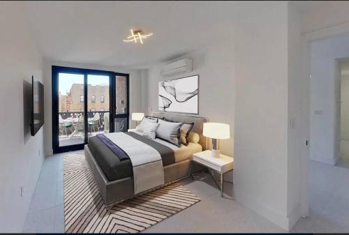 Stylish Luxe Apartment with balcony near JFK