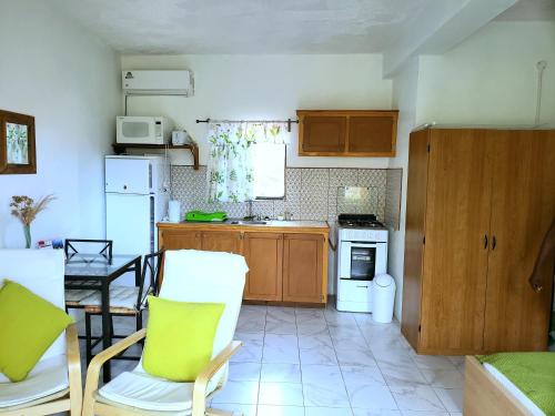 Bay View Studio Apartment 3B - Canouan Island