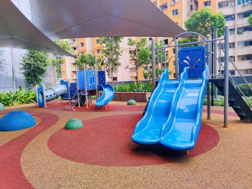 Playground, Maxine Suites in Sg Besi