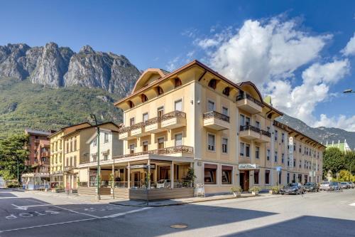 . Albergo Milano