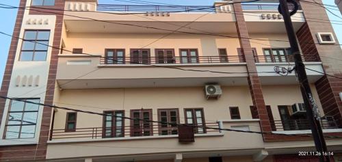 . Aashiyana Homestay