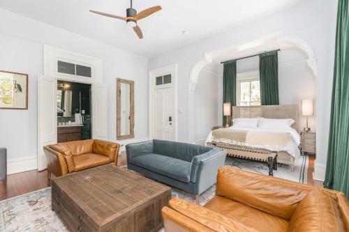 330065048 Bellwether House