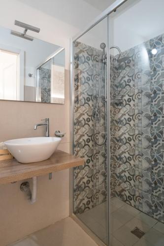 Ada Suites - image 9