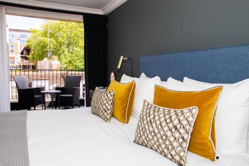 Native Mayfair - image 11