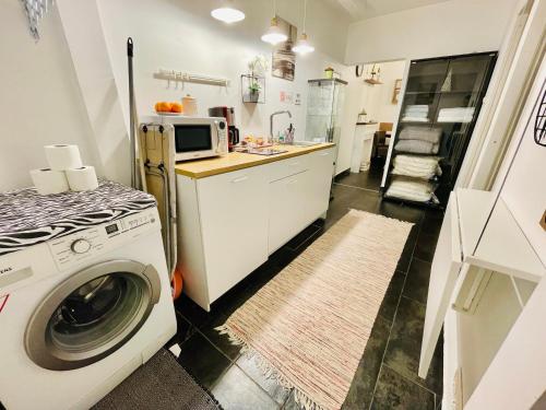 티미쇼아라 Perfect Place to Stay self check in-24h-NETFLIX-WIFI 4성급 싱글룸 부대시설