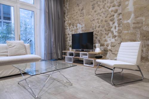 Ausone Beautiful loft apartment in historical center + terrace and parking, Bordeaux (foto 7)