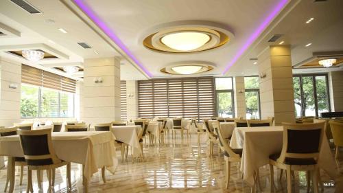 Hotel Pogradeci - image 2
