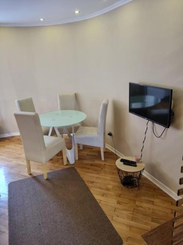 Prestige Sunny Apartment in the Center(Skadarlija)