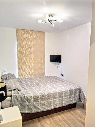 New Central Woking 1 and 2 Bedroom Apartments - image 2