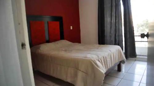 Casa en fraccionamiento/ cerca del aeropuerto/ Guadalajara.