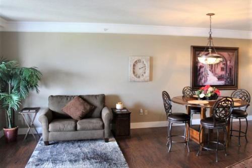 1411 - 2 Bedroom - image 11
