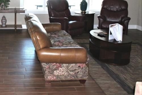 1420 - 3 Bedroom - image 2