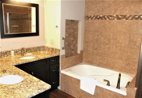 1420 - 3 Bedroom - image 12