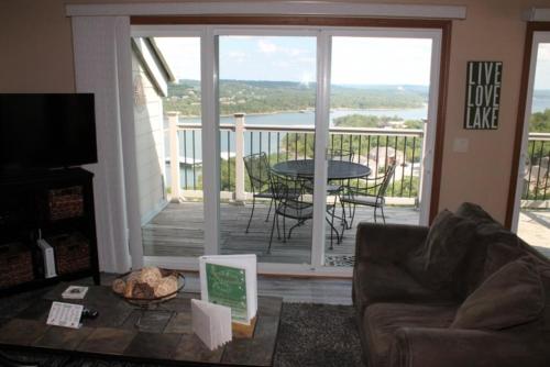 116 - 3 Bedroom Loft - image 2