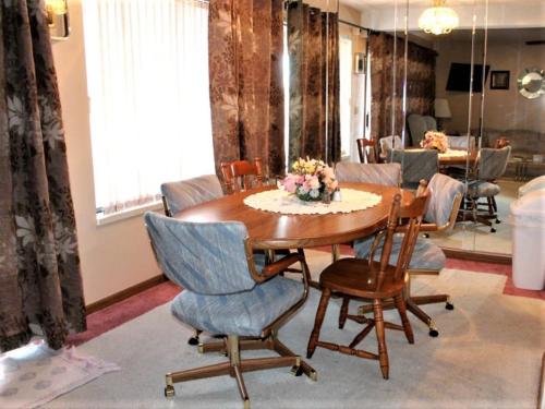 305 - 2 Bed - image 8