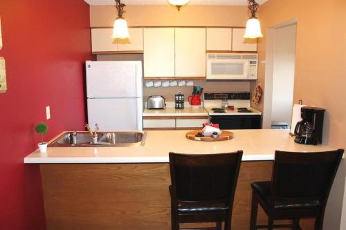 301 - 2 Bedroom - image 6
