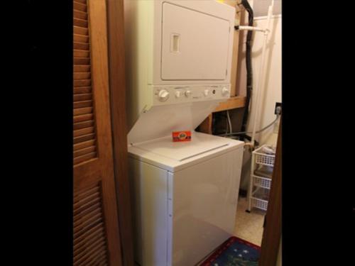 207 - 2 Bedroom - image 11