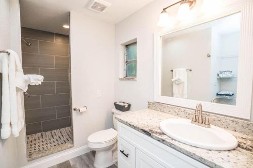 Modern 3 Bed 2 bath home in the heart of Tampa!