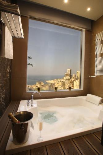 浴室, 貝魯特蘭卡斯特廣場酒店 (Lancaster Plaza Beirut) in 拉奧查