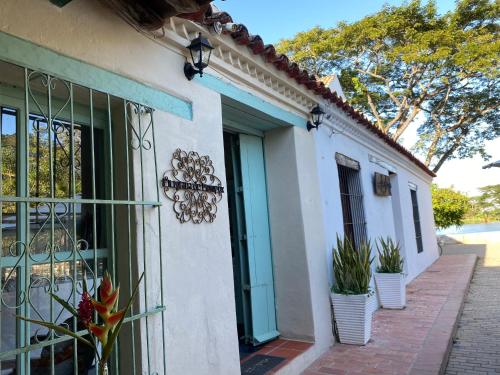 Casa Portales de Santa Bárbara (Casa Portales de Santa Barbara) in Mompos